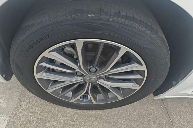 Used Geely Auto Preface 2021 2.0TD Luxury Version Left Front Wheel Hub