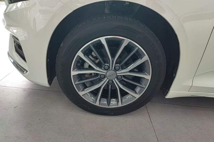 Used Geely Auto Preface 2021 2.0TD Luxury Version Left Front Wheel Hub