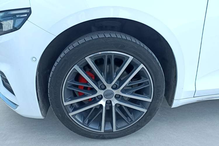 Used Geely Auto Preface 2021 Revised Version 2.0TD Luxury Edition Left Front Wheel Hub