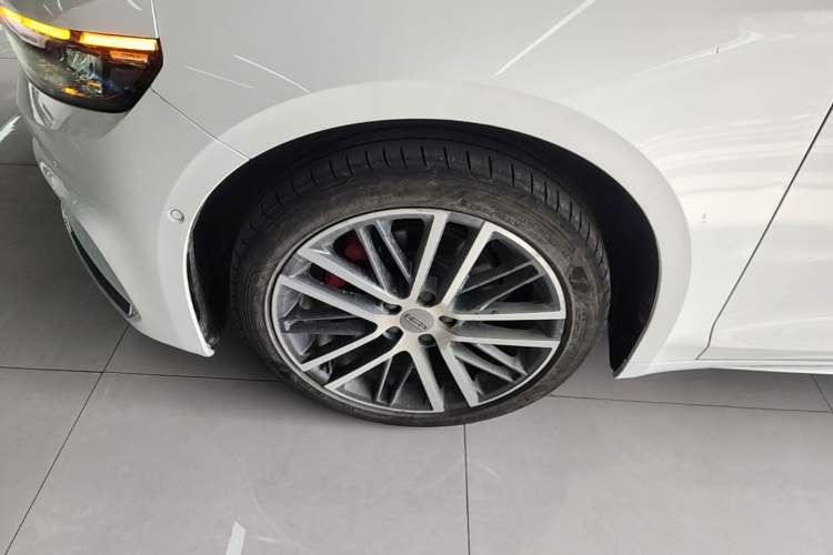 Used Geely Auto Preface 2021 Revised Version 2.0TD Luxury Edition Left Front Wheel Hub