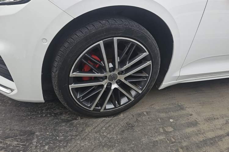 Used Geely Auto Preface 2021 2.0TD Luxury Version Left Front Wheel Hub