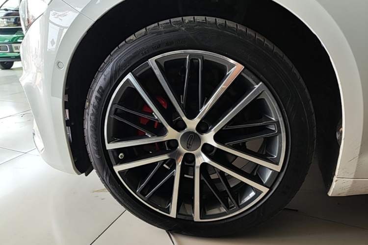 Used Geely Auto Preface 2021 Revised Version 2.0TD Luxury Edition Left Front Wheel Hub