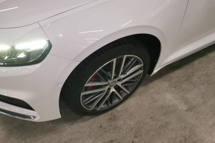 Used Geely Auto Preface 2021 Revised Version 2.0TD Luxury Edition Left Front Wheel Hub