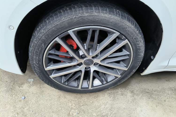 Used Geely Auto Preface 2021 Revised Version 2.0TD Luxury Edition Left Front Wheel Hub