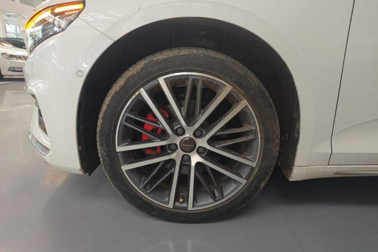 Used Geely Auto Preface 2021 Revised Version 2.0TD Luxury Edition Left Front Wheel Hub