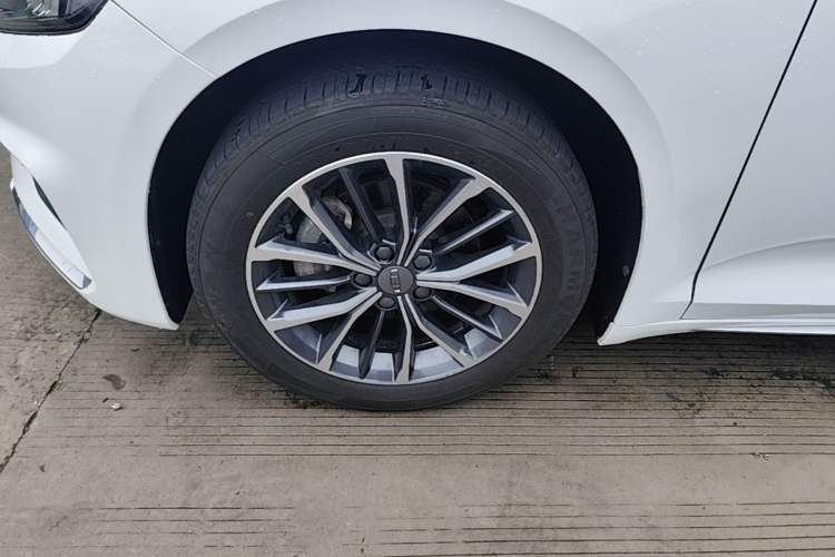 Used Geely Auto Preface 2021 2.0TD Luxury Version Left Front Wheel Hub