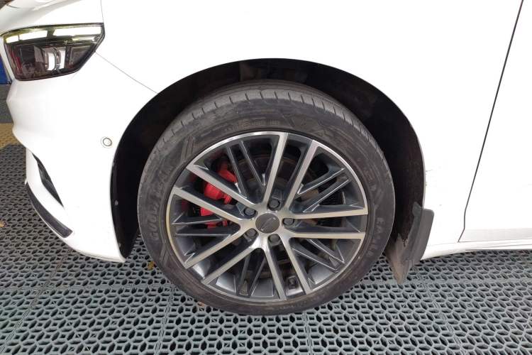 Used Geely Auto Preface 2021 Revised Version 2.0TD Luxury Edition Left Front Wheel Hub