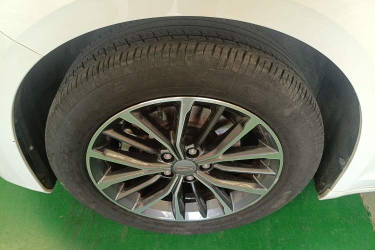 Used Geely Auto Preface 2021 2.0TD Luxury Version Left Front Wheel Hub