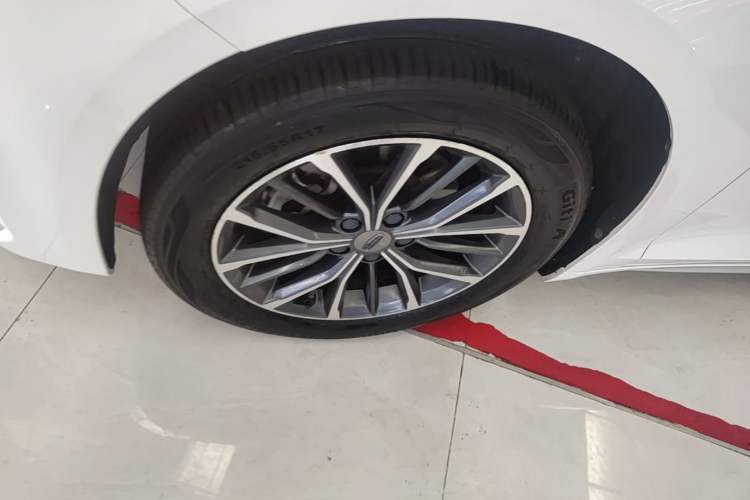 Used Geely Auto Preface 2021 2.0TD Luxury Version Left Front Wheel Hub