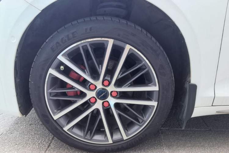 Used Geely Auto Preface 2021 Revised Version 2.0TD Luxury Edition Left Front Wheel Hub