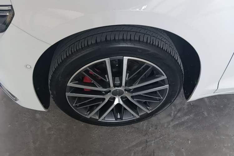 Used Geely Auto Preface 2021 Revised Version 2.0TD Luxury Edition Left Front Wheel Hub