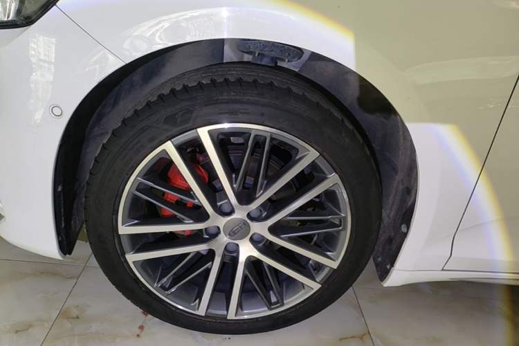 Used Geely Auto Preface 2021 Revised Version 2.0TD Luxury Edition Left Front Wheel Hub