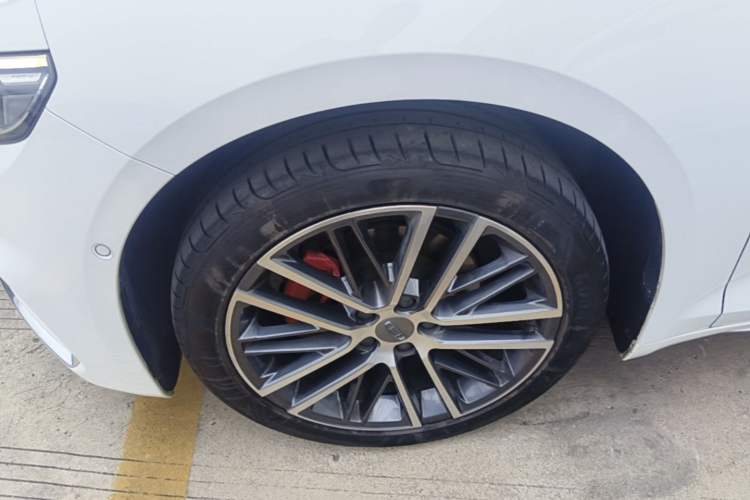 Used Geely Auto Preface 2021 2.0TD Luxury Version Left Front Wheel Hub