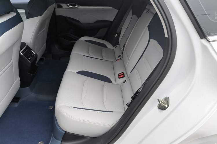 Used Geely Auto Preface 2021 Revised Version 2.0TD Luxury Edition Left Rear Seat