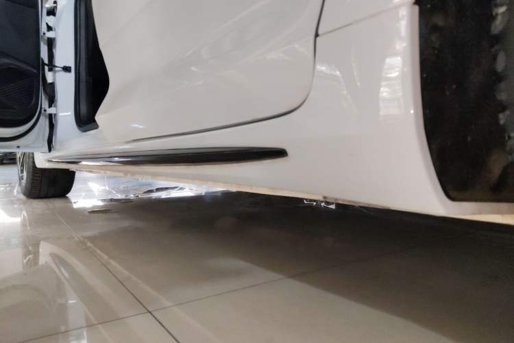 Used Geely Auto Preface 2021 2.0TD Space-Time Edition Hao Yue Left Side Sill