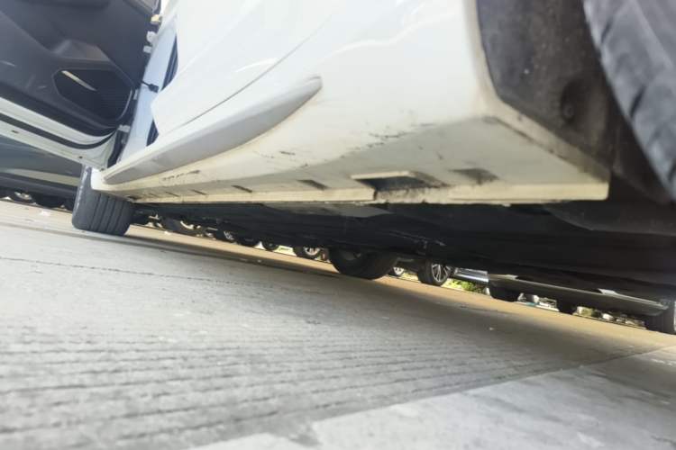 Used Geely Auto Preface 2021 2.0TD Luxury Version Left Side Sill
