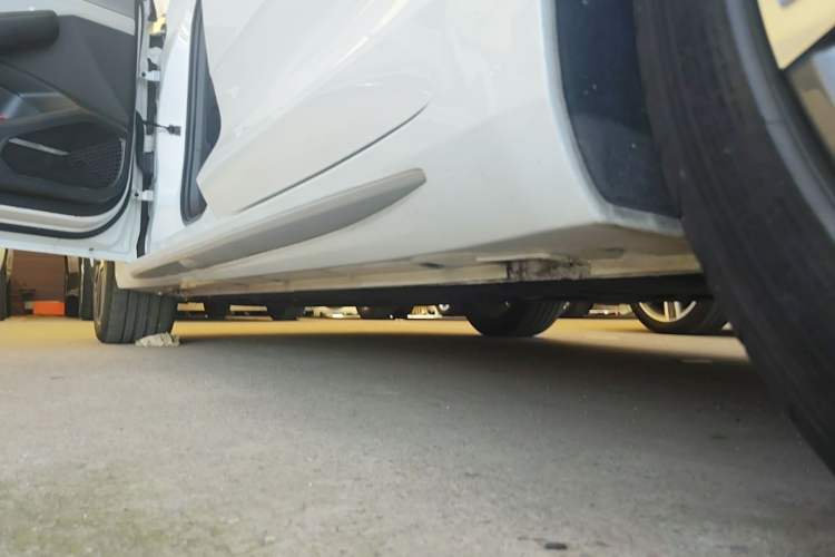 Used Geely Auto Preface 2021 2.0TD Luxury Version Left Side Sill