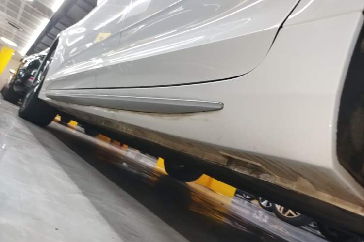 Used Geely Auto Preface 2021 2.0TD Luxury Version Left Side Sill