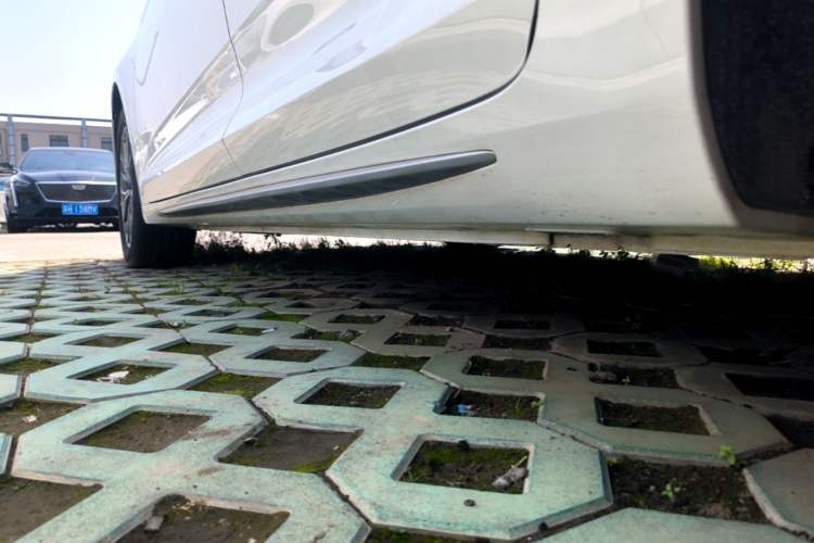 Used Geely Auto Preface 2021 2.0TD Luxury Version Left Side Sill
