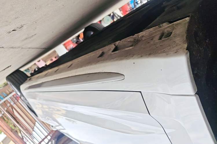 Used Geely Auto Preface 2021 Revised Version 2.0TD Luxury Edition Left Side Sill