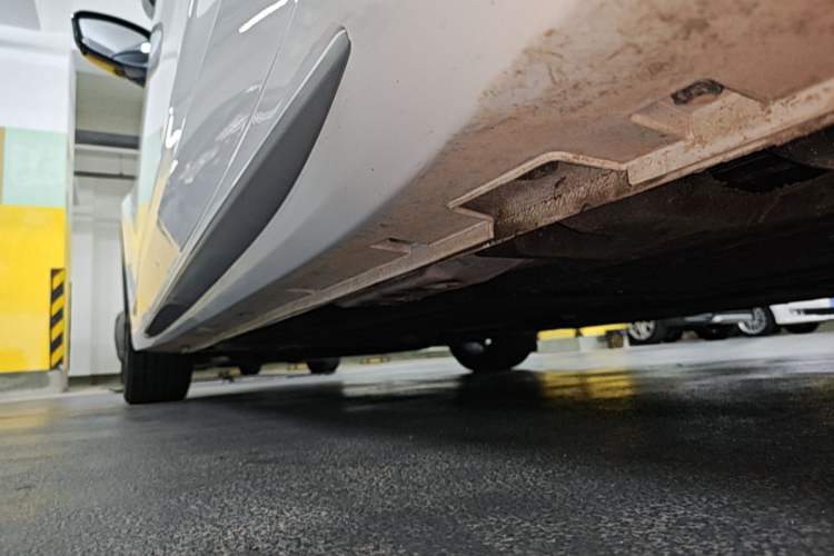 Used Geely Auto Preface 2021 2.0TD Luxury Version Left Side Sill