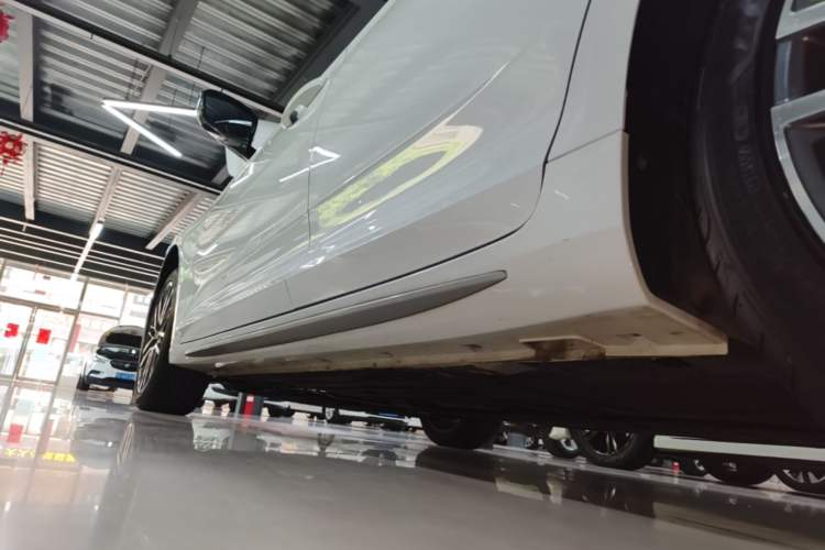 Used Geely Auto Preface 2021 Revised Version 2.0TD Luxury Edition Left Side Sill
