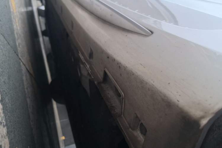 Used Geely Auto Preface 2021 2.0TD Luxury Version Left Side Sill