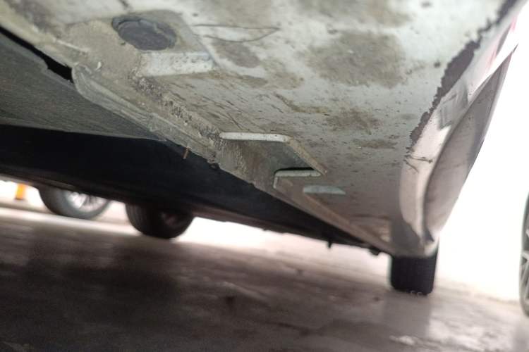 Used Geely Auto Preface 2021 2.0TD Luxury Version Left Side Sill