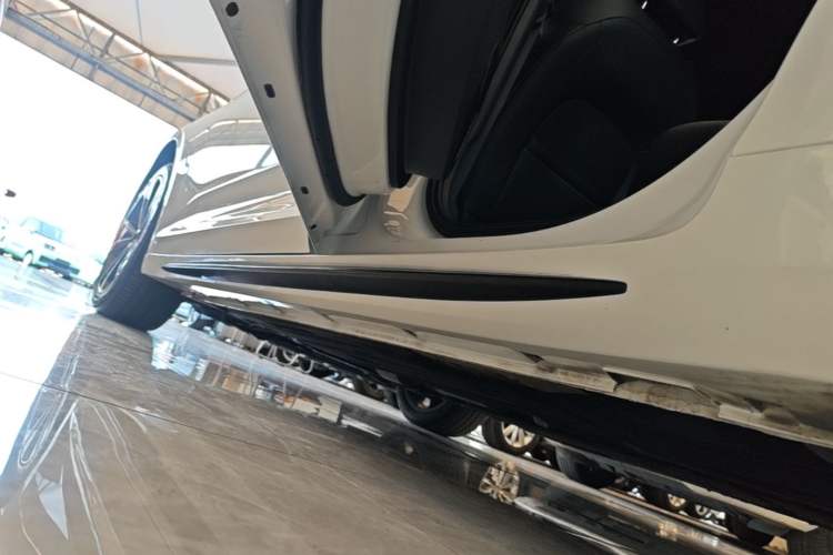 Used Geely Auto Preface 2021 2.0TD Space-Time Edition Hao Yue Left Side Sill