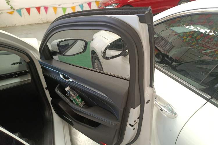Used Geely Auto Preface 2021 2.0TD Luxury Version Right Front Door Interior