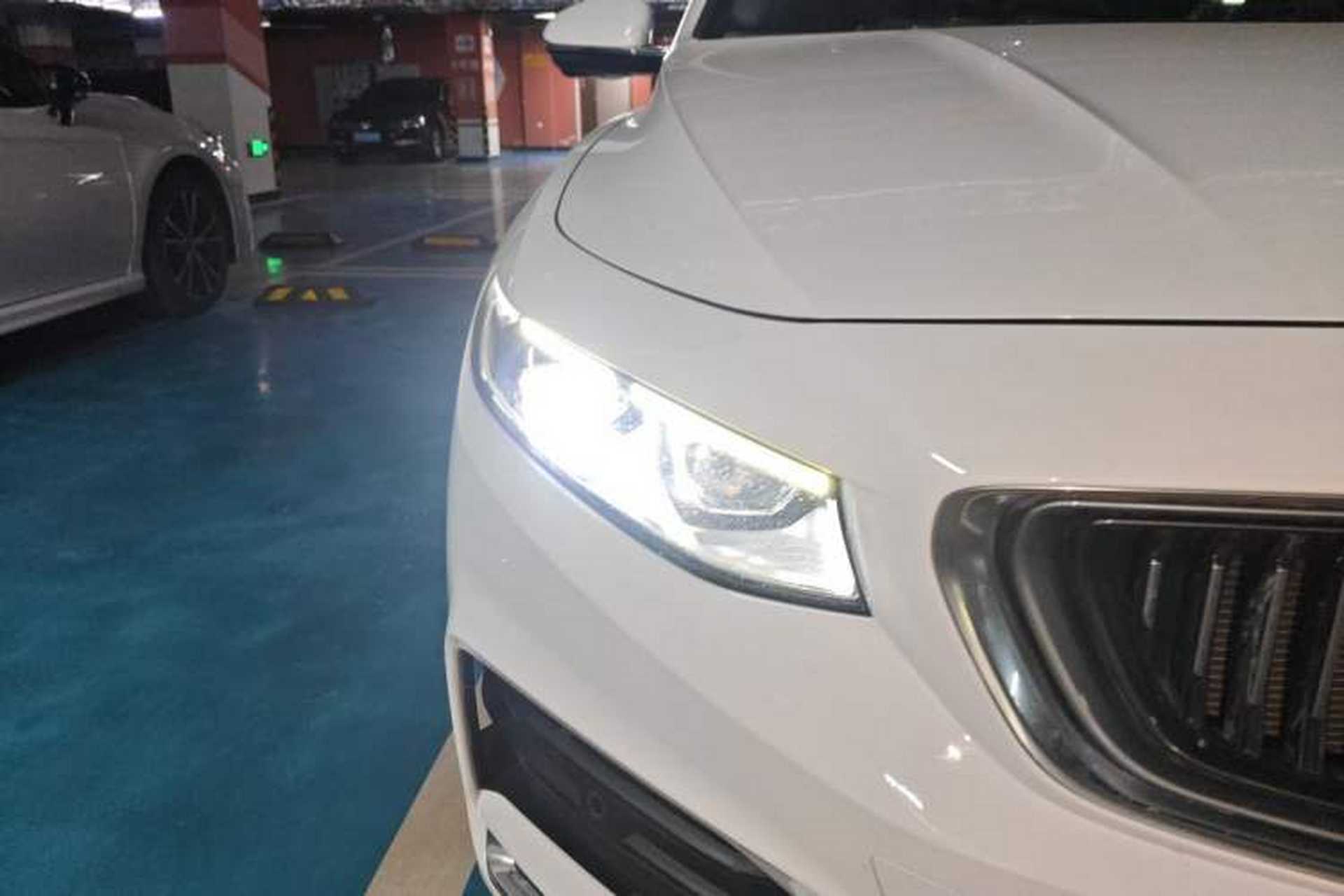 Used Geely Auto Preface 2021 2.0TD Flagship Edition Right Front Headlight