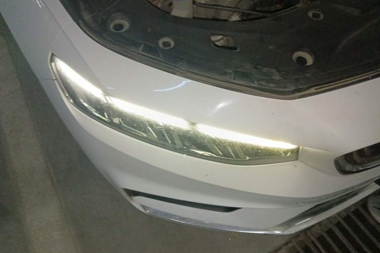 Used Geely Auto Preface 2021 2.0TD Luxury Version Right Front Headlight