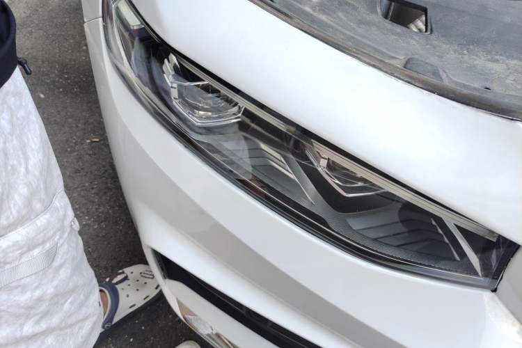Used Geely Auto Preface 2021 2.0TD Designer's Recommended Edition Right Front Headlight