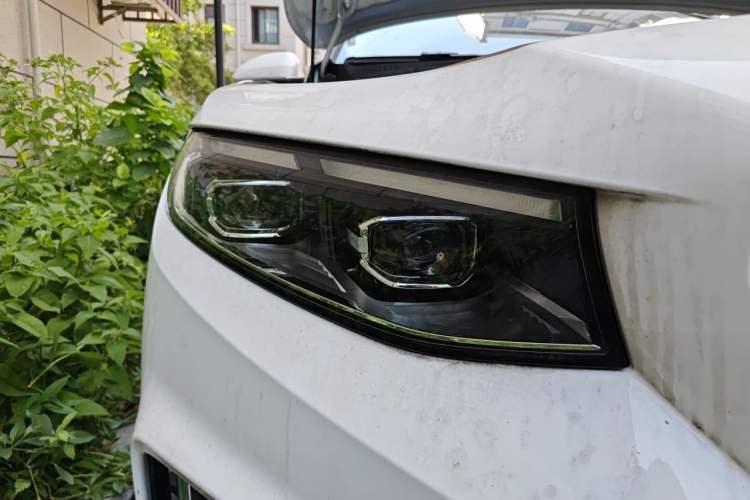 Used Geely Auto Preface 2021 2.0TD Luxury Version Right Front Headlight