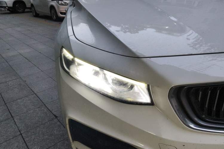 Used Geely Auto Preface 2021 2.0TD Luxury Version Right Front Headlight