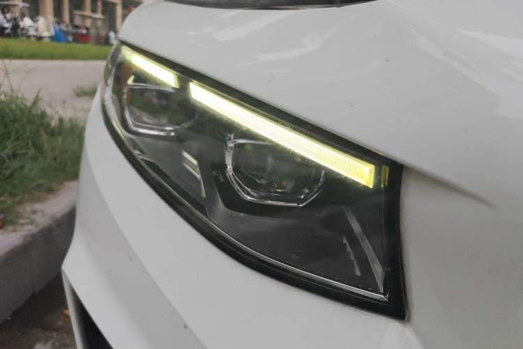 Used Geely Auto Preface 2021 2.0TD Luxury Version Right Front Headlight