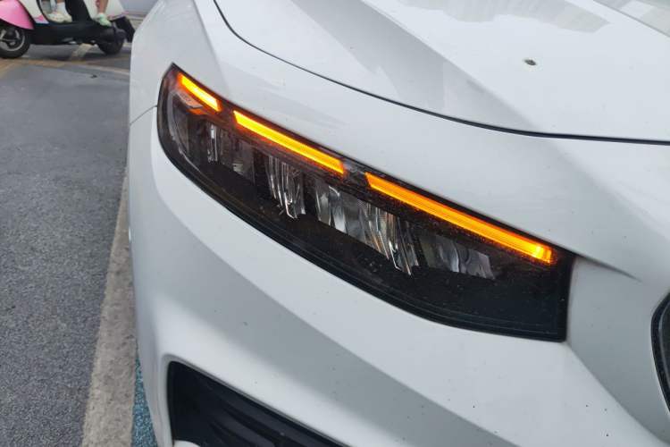 Used Geely Auto Preface 2021 Revised Version 2.0TD Luxury Edition Right Front Headlight