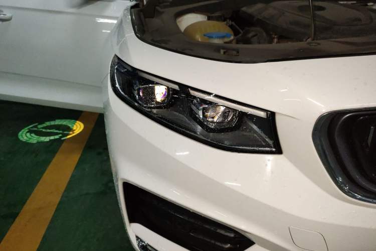 Used Geely Auto Preface 2021 2.0TD Luxury Version Right Front Headlight