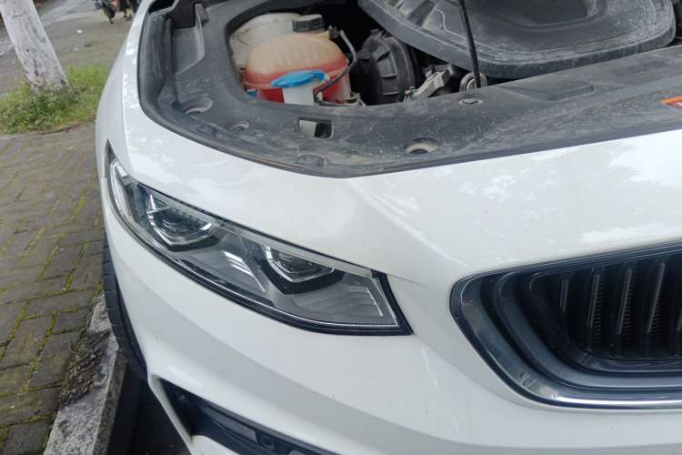 Used Geely Auto Preface 2021 2.0TD Luxury Version Right Front Headlight