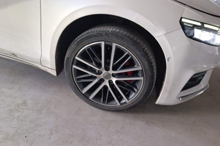 Used Geely Auto Preface 2021 Revised Version 2.0TD Luxury Edition Right Front Wheel Hub