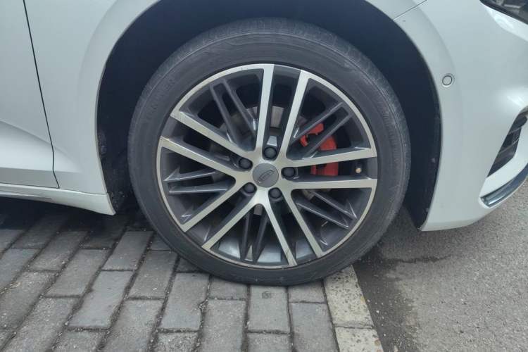 Used Geely Auto Preface 2021 2.0TD Designer's Recommended Edition Right Front Wheel Hub
