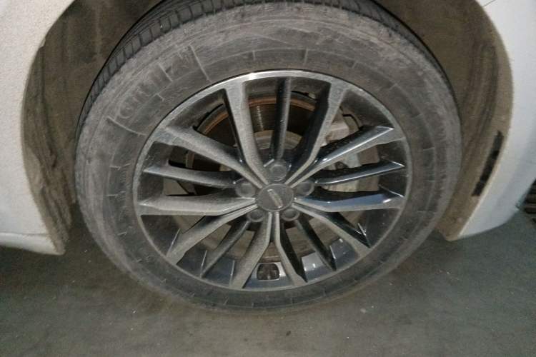 Used Geely Auto Preface 2021 2.0TD Luxury Version Right Front Wheel Hub