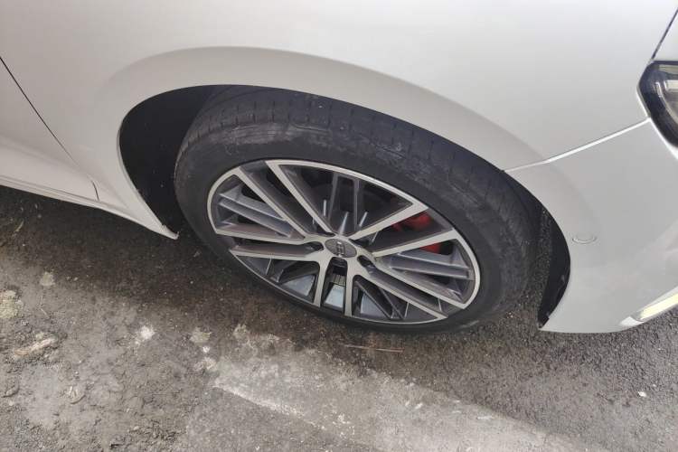 Used Geely Auto Preface 2021 2.0TD Designer's Recommended Edition Right Front Wheel Hub