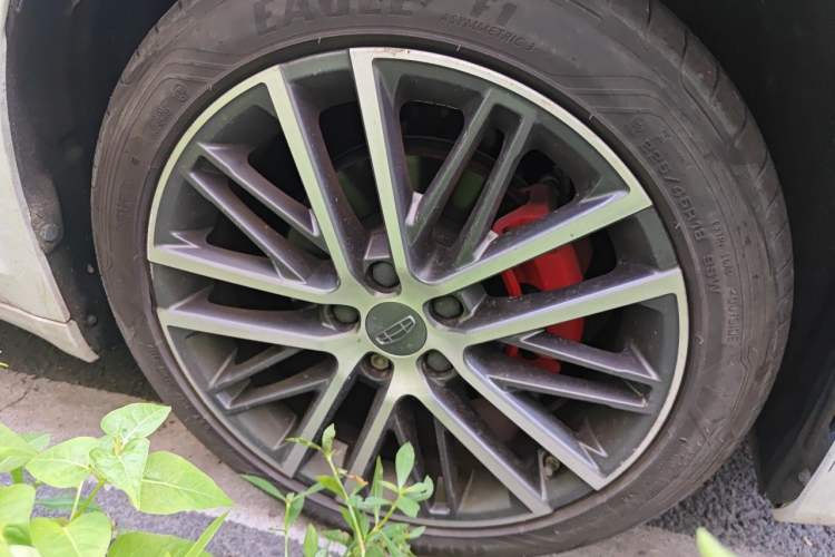 Used Geely Auto Preface 2021 2.0TD Luxury Version Right Front Wheel Hub