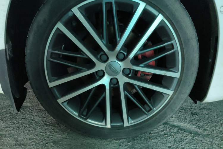 Used Geely Auto Preface 2021 2.0TD Luxury Version Right Front Wheel Hub