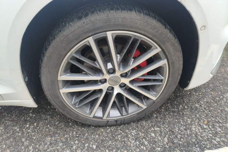Used Geely Auto Preface 2021 2.0TD Luxury Version Right Front Wheel Hub