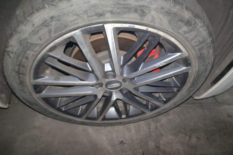 Used Geely Auto Preface 2021 2.0TD Luxury Version Right Front Wheel Hub