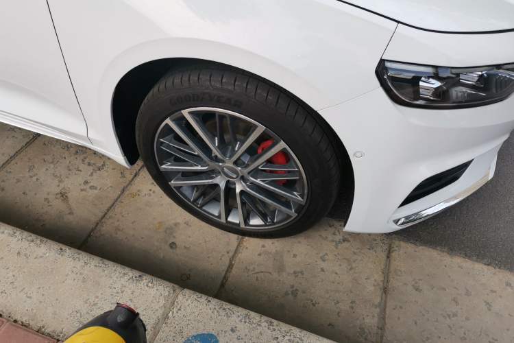 Used Geely Auto Preface 2021 2.0TD Luxury Version Right Front Wheel Hub