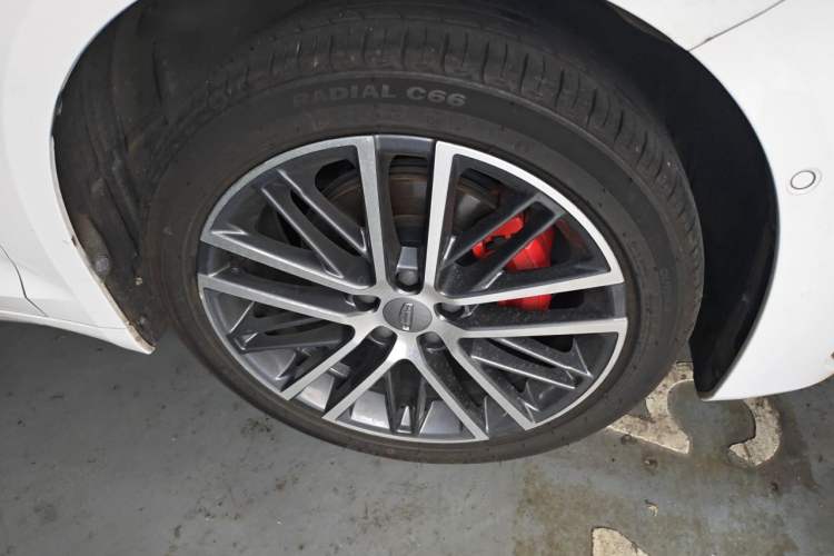 Used Geely Auto Preface 2021 Revised Version 2.0TD Luxury Edition Right Front Wheel Hub