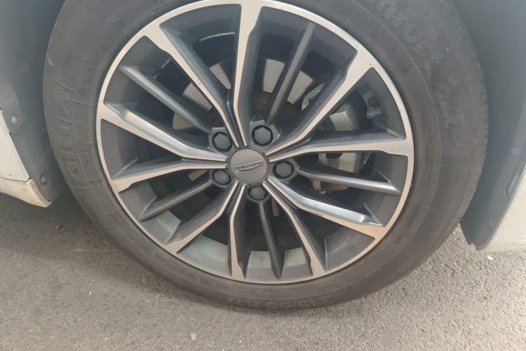 Used Geely Auto Preface 2021 2.0TD Luxury Version Right Front Wheel Hub